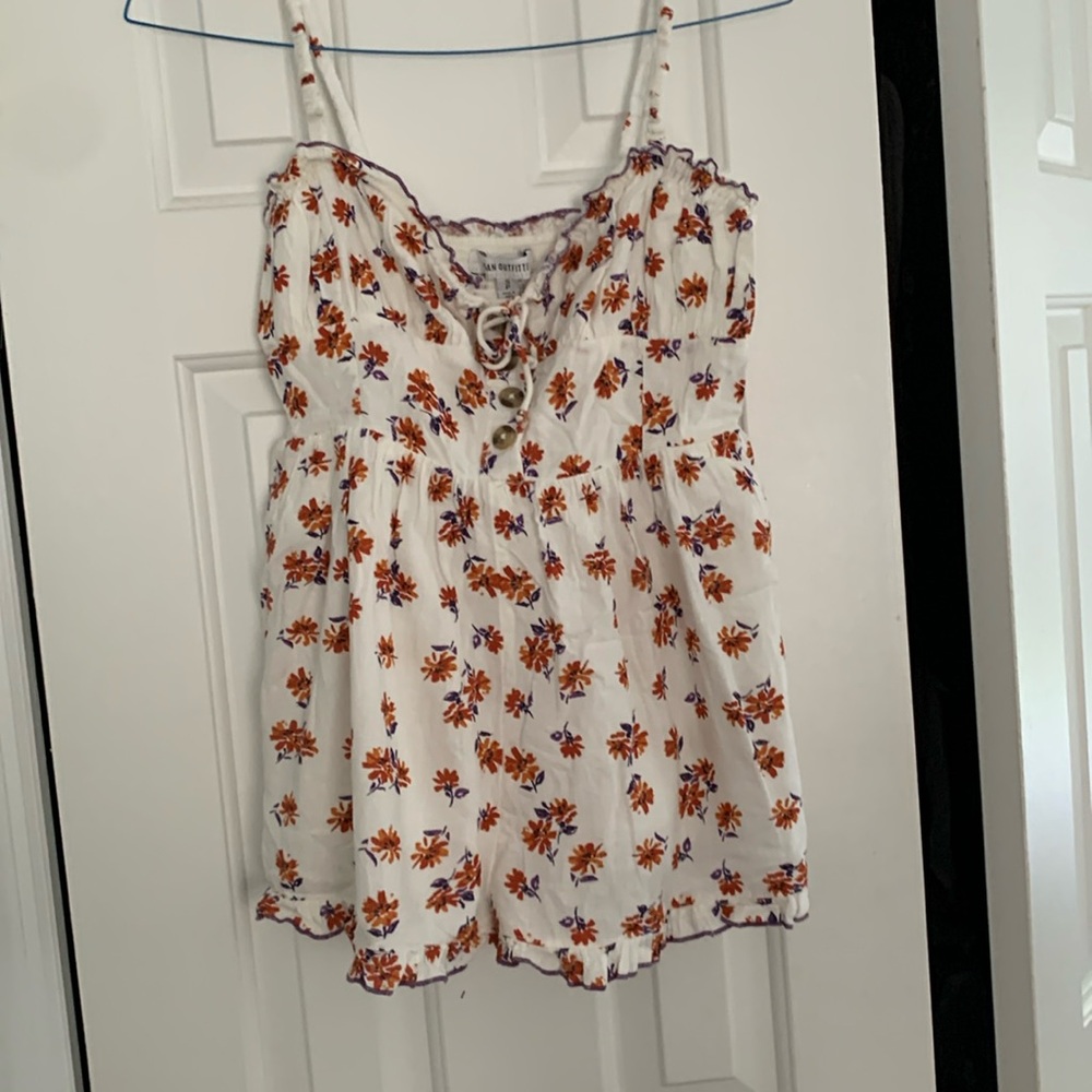 Urban Outfitters Floral Romper size small. Fully lined
